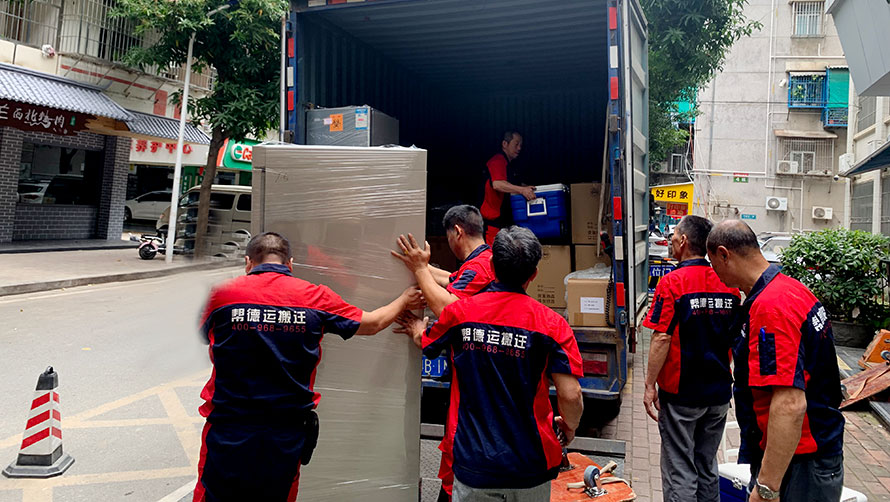 工厂设备吊装搬运:吉泰搬迁为您提供安全高效的解决方案 工厂设备吊装搬运:吉泰搬迁为您提供安全高效的解决方案